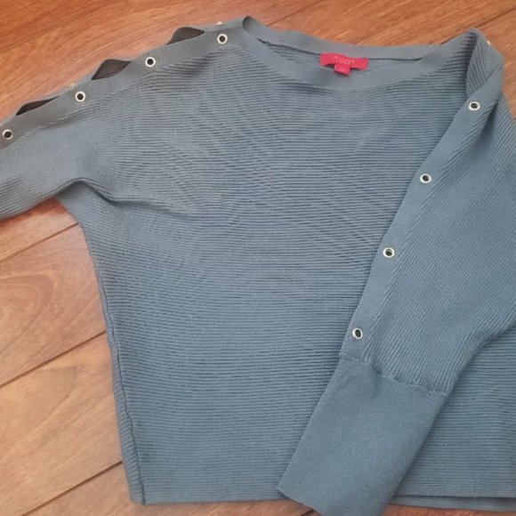 Jennifer Lopez Blue sweater with arm cutout detail Sz M - Picture 1 of 3